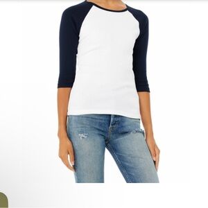 Women’s Alphalete 3/4 Sleeve Shirt White and Blue Size Small